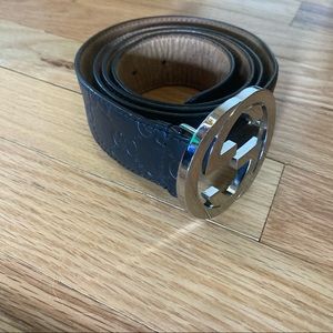 Black leather Gucci belt
